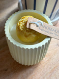 Bougie fleur jaune